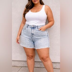 Tractr Acid Wash Blue Light Indigo High Rise Raw Hem Denim Shorts 14/32 NWT